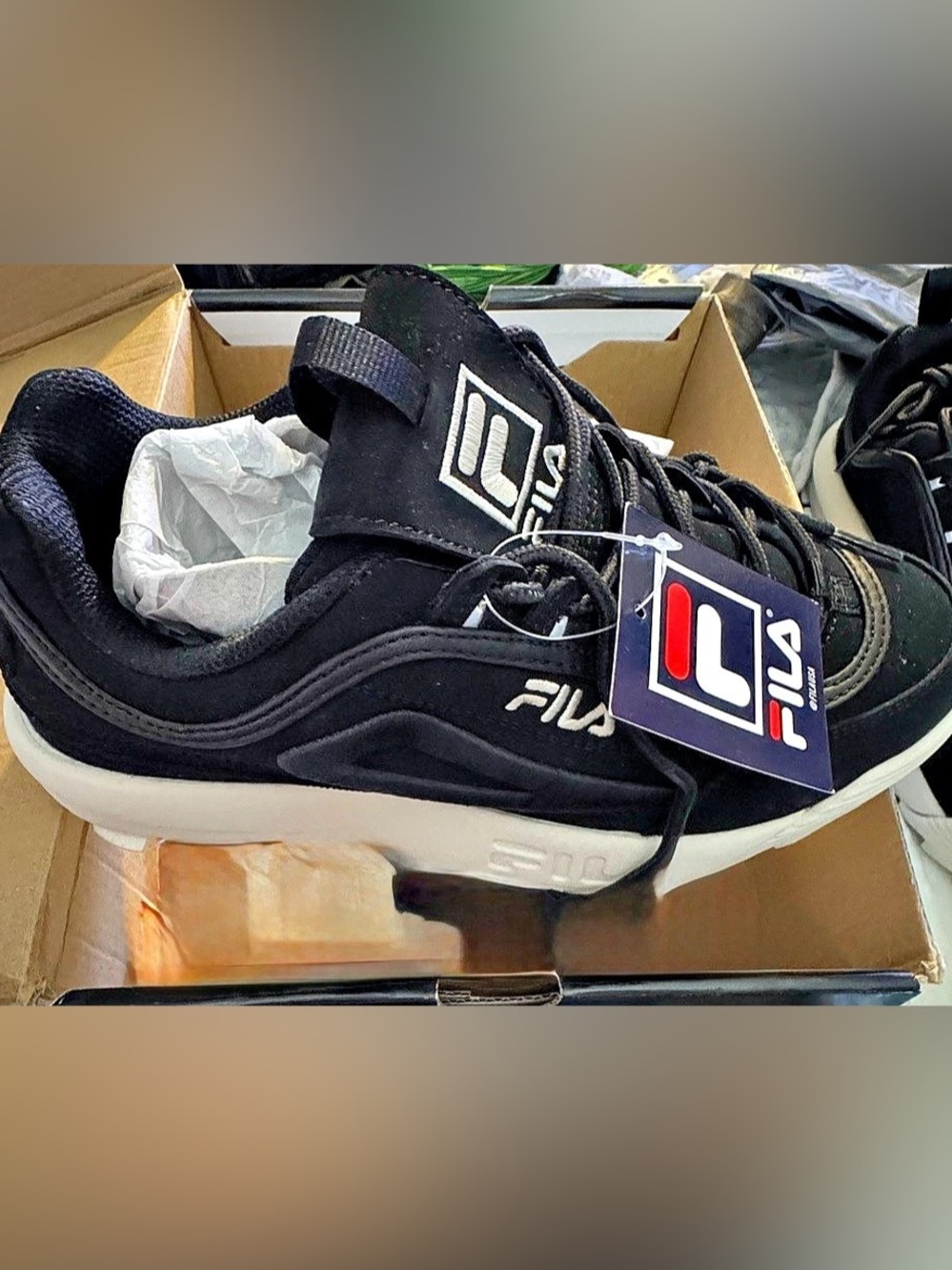 FILA Disruptor II 3D Embroider Women's Black & White US 8.5 NWT and Box